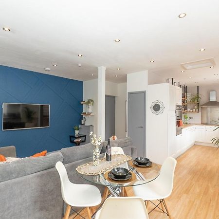 Vibrant City Centre Living Apartman Aberdeen Kültér fotó